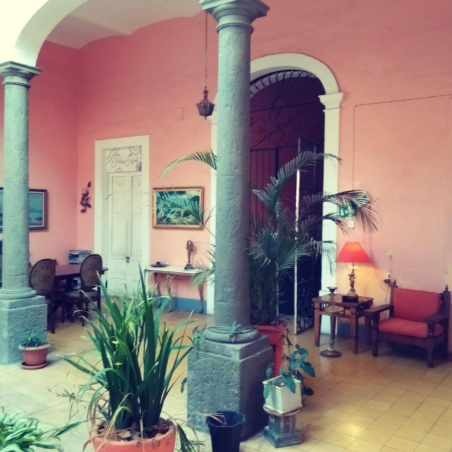 Отель Maska Mansion Gdl, Hosting And Yoga Гвадалахара Экстерьер фото
