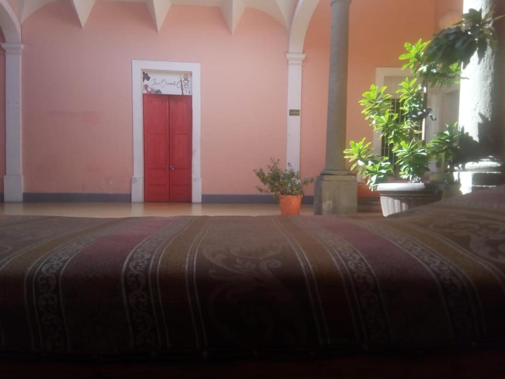 Отель Maska Mansion Gdl, Hosting And Yoga Гвадалахара Экстерьер фото